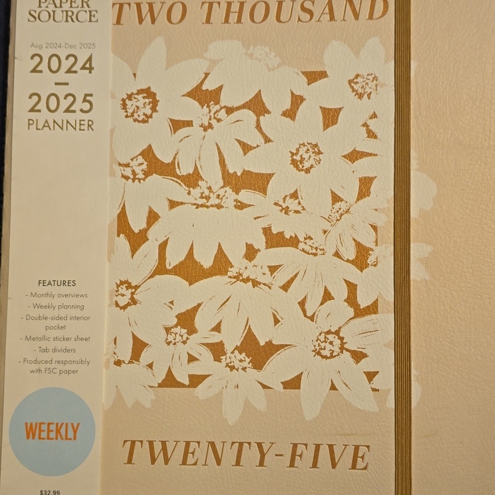 Floral 2025 Planner with Orange Accents - Picture 16 of 16